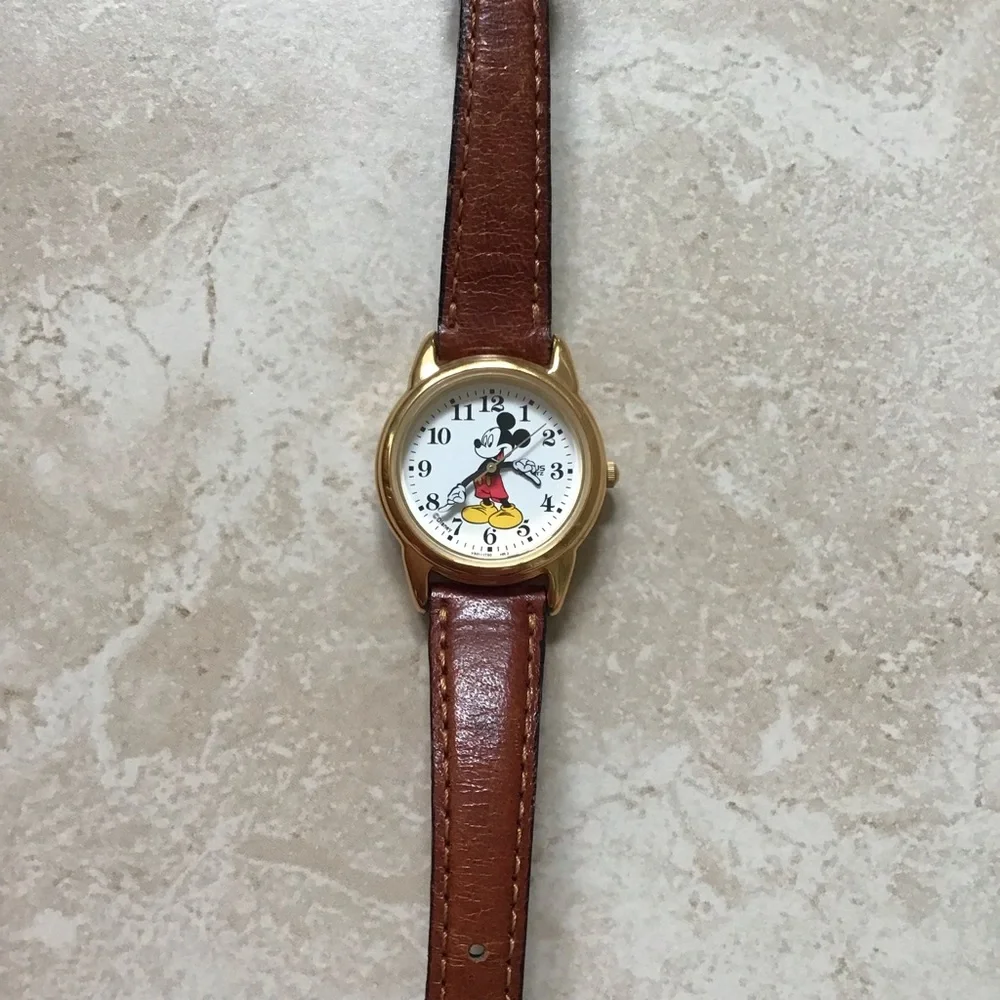 Vintage Disney Mickey Mouse Lorus Watch - Picture 2 of 10